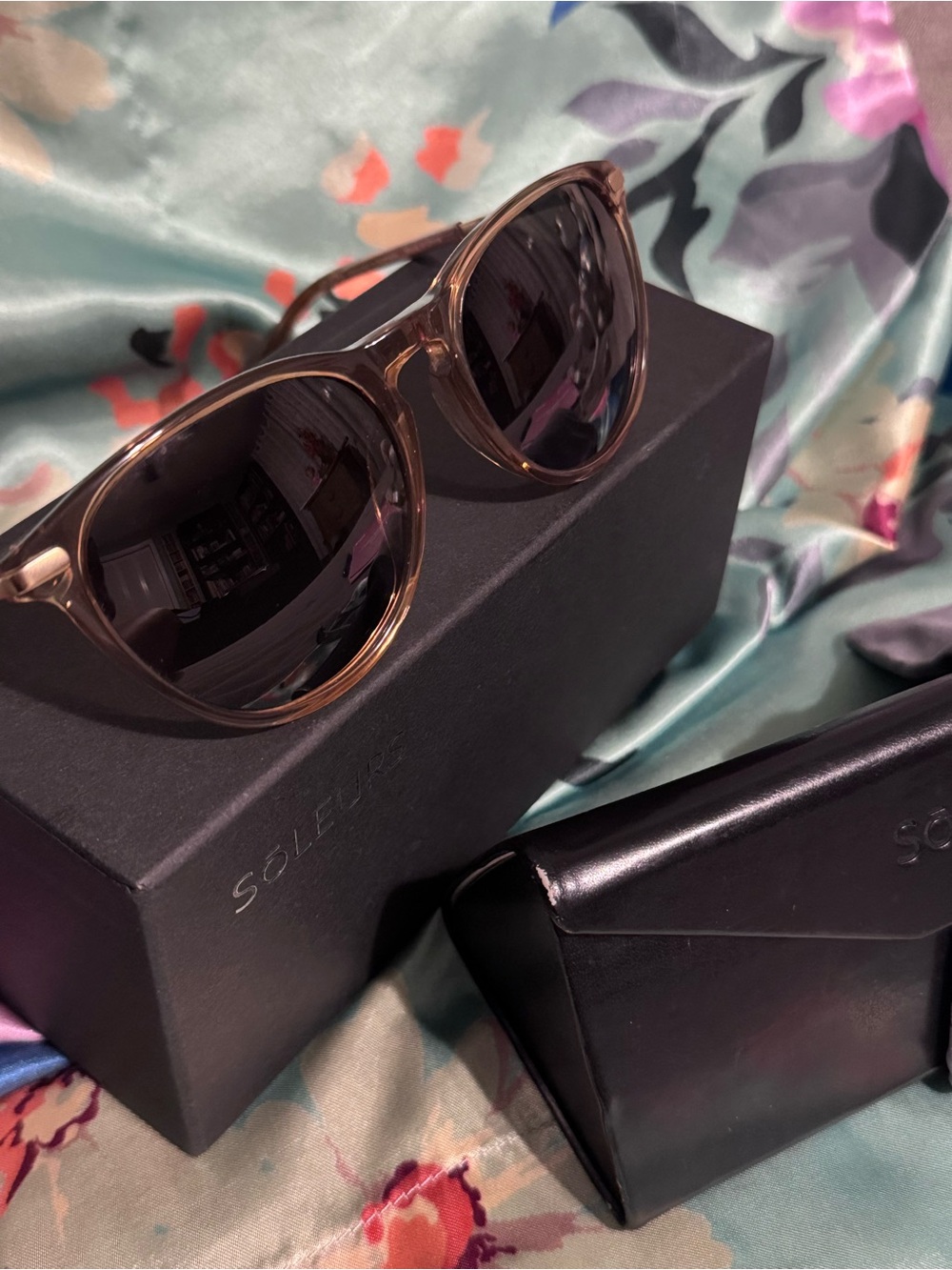 Soleurs Women's Brown Sandstone color Sunglasses Cateyes